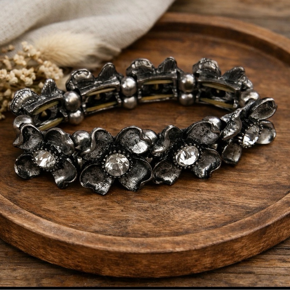 Vintage Silver Tone Rhinestone Floral Stretch Bracelet Statement